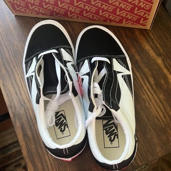 NWT Vans Shoes unisex Men’s size 7.5, Women’s Size 9. - Picture 8 of 8
